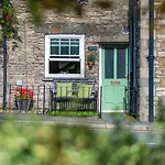 Wee Toad Hole Heart Of - Sleeps 4-6 - Dogs Welcome Кендал