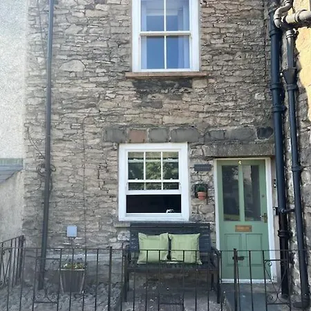 Wee Toad Hole Heart Of - Sleeps 4-6 - Dogs Welcome