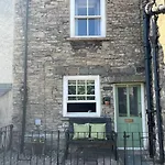 Wee Toad Hole Heart Of - Sleeps 4-6 - Dogs Welcome